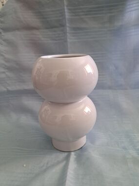 Mikasa Glossy White Double-Bubble Ceramic Vase